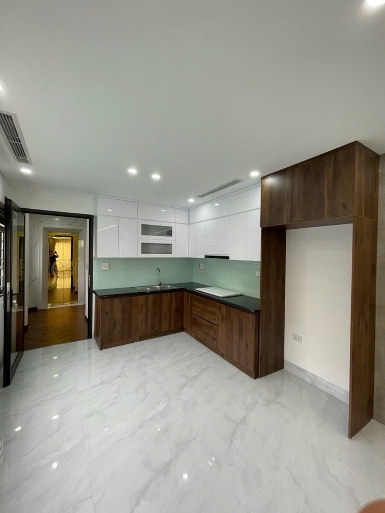 Bán nhà Giáp Bát - diện tích 51m2 6 tầng - Cực phẩm thang máy mặt phố kinh doanh - giá 22,8 tỷ