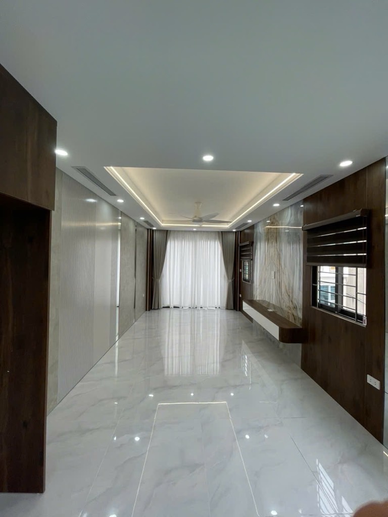 Bán nhà Giáp Bát - diện tích 51m2 6 tầng - Cực phẩm thang máy mặt phố kinh doanh - giá 22,8 tỷ