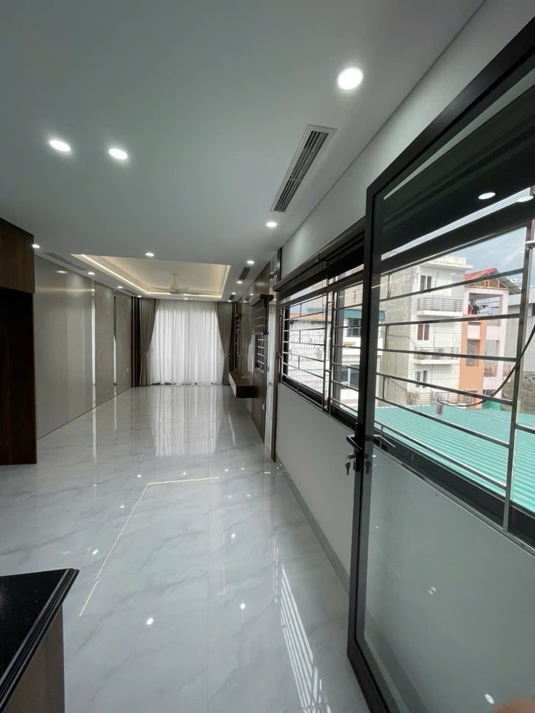 Bán nhà Giáp Bát - diện tích 51m2 6 tầng - Cực phẩm thang máy mặt phố kinh doanh - giá 22,8 tỷ