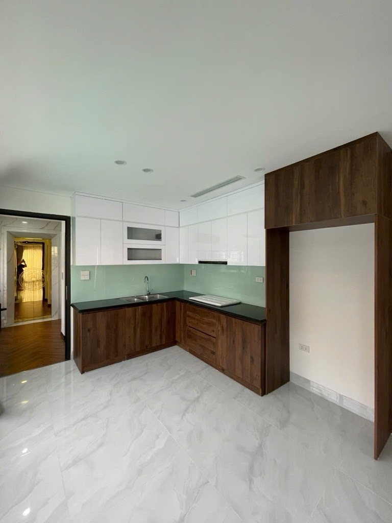 Bán nhà Giáp Bát - diện tích 51m2 6 tầng - Cực phẩm thang máy mặt phố kinh doanh - giá 22,8 tỷ