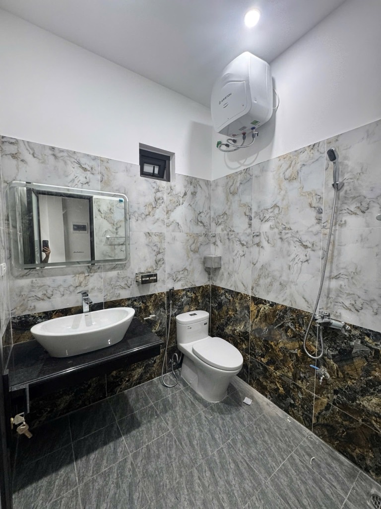 Bán nhà Ngô Tất Tố - diện tích 44m2 5 tầng - Lô góc 3 thoáng - giá 19,5 tỷ