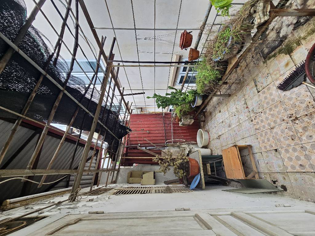 Bán nhà Ngõ Đình Đông - diện tích 34,6m2 3 tầng - Lô góc, kinh doanh - giá 9,5 tỷ