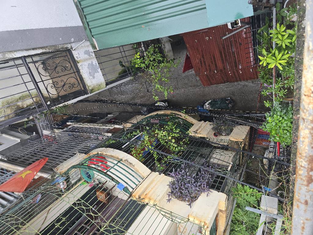 Bán nhà Ngõ Đình Đông - diện tích 34,6m2 3 tầng - Lô góc, kinh doanh - giá 9,5 tỷ