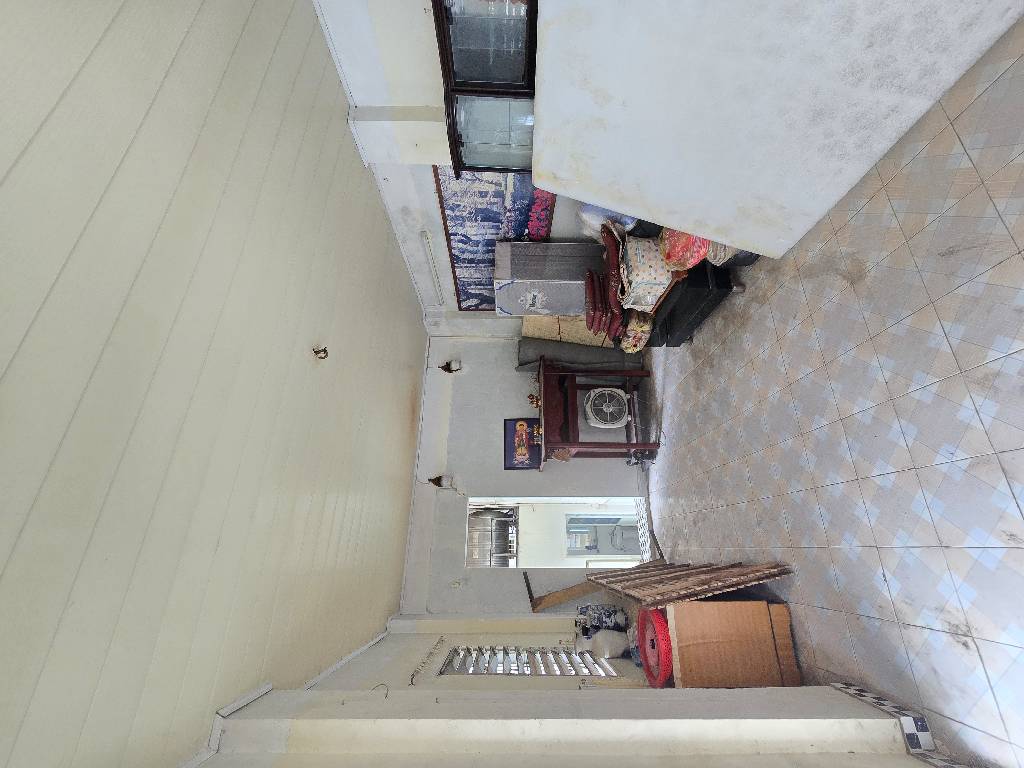 Bán nhà Ngõ Đình Đông - diện tích 34,6m2 3 tầng - Lô góc, kinh doanh - giá 9,5 tỷ