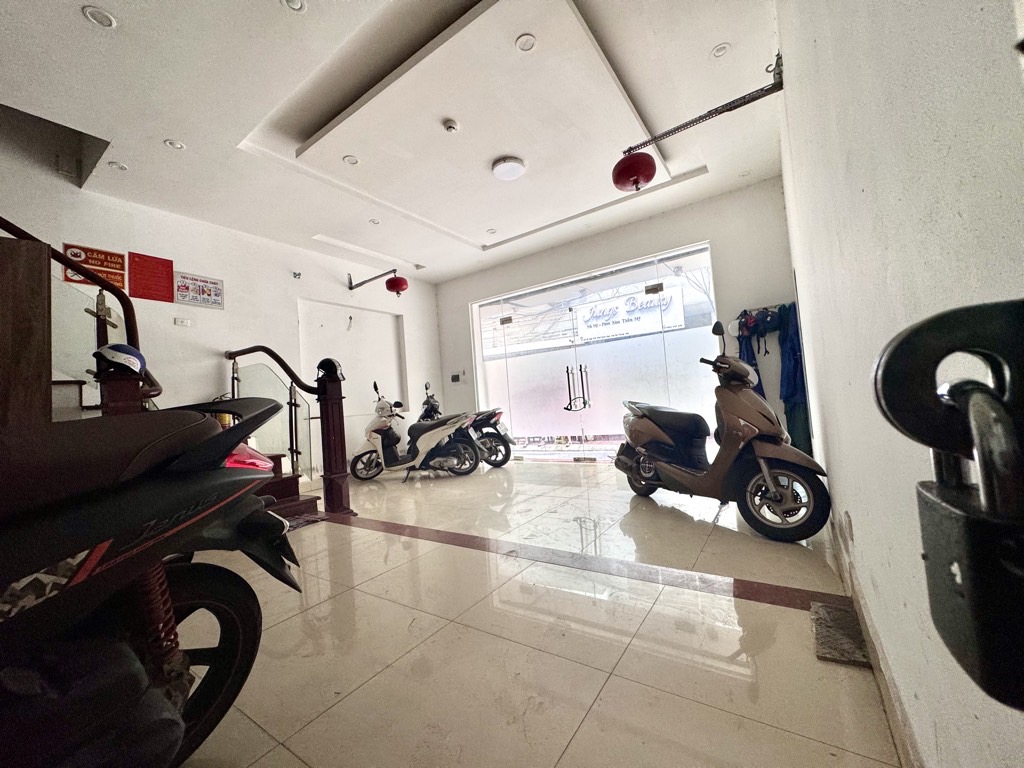 Bán nhà Bạch Mai - diện tích 60m2 5 tầng - Nhà lô góc, cho thuê Homestay - giá 24 tỷ