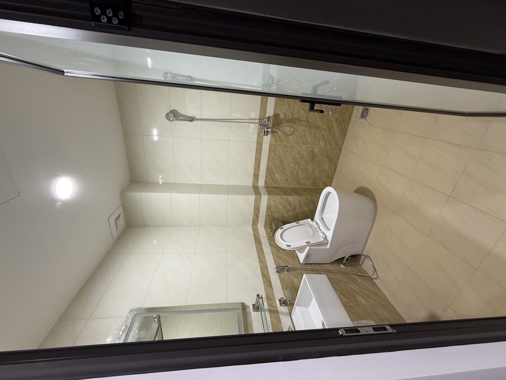 Bán nhà Lĩnh Nam - diện tích 35m2 6 tầng - ô tô vào trong nhà - giá 12,5 tỷ