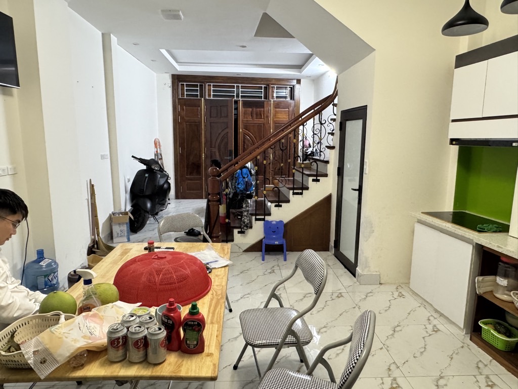 Bán nhà Ngõ Thống Nhất - diện tích 42.2m2 5 tầng - Sổ đỏ chính chủ - giá 12 tỷ