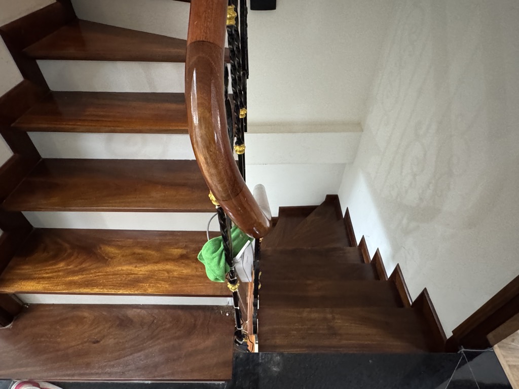 Bán nhà Ngõ Thống Nhất - diện tích 42.2m2 5 tầng - Sổ đỏ chính chủ - giá 12 tỷ