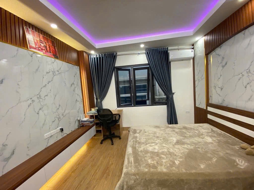 Bán nhà Ngõ Thống Nhất - diện tích 42.2m2 5 tầng - Sổ đỏ chính chủ - giá 12 tỷ