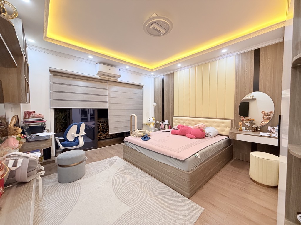 Bán nhà Tương Mai - diện tích 42m2 7 tầng - Đẹp lung linh, chỉ việc sách vali về ở - giá 15,7 tỷ