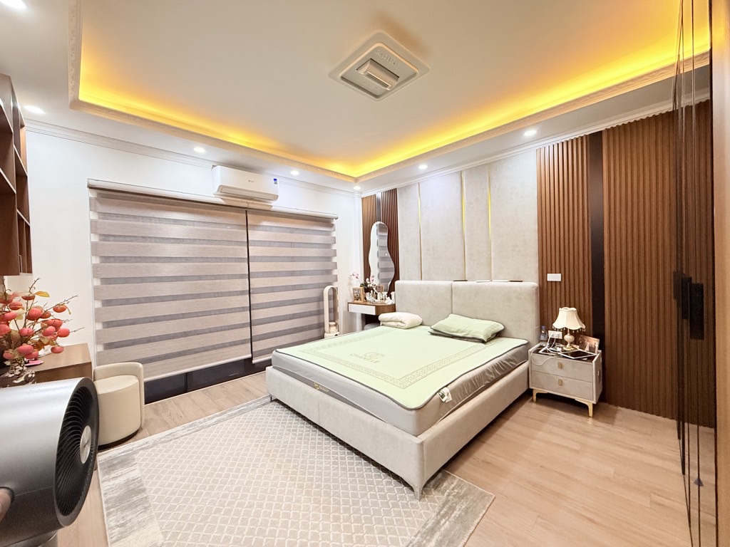 Bán nhà Tương Mai - diện tích 42m2 7 tầng - Đẹp lung linh, chỉ việc sách vali về ở - giá 15,7 tỷ