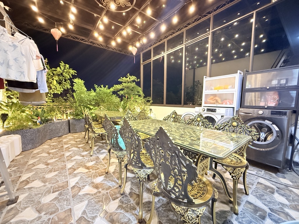 Bán nhà Tương Mai - diện tích 42m2 7 tầng - Đẹp lung linh, chỉ việc sách vali về ở - giá 15,7 tỷ