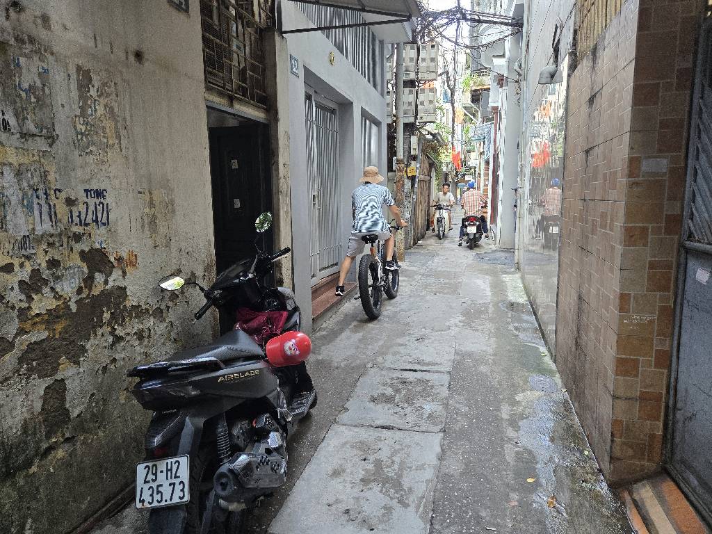 Bán nhà Thái Thịnh - diện tích 55m2 2 tầng - Ngõ rộng thoáng - giá 16 tỷ