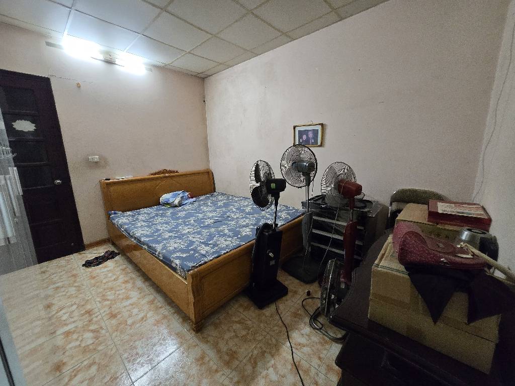 Bán nhà Thái Thịnh - diện tích 55m2 2 tầng - Ngõ rộng thoáng - giá 16 tỷ