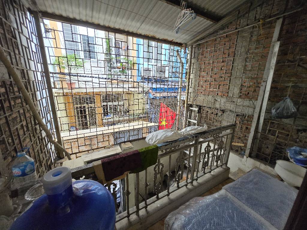 Bán nhà Thái Thịnh - diện tích 55m2 2 tầng - Ngõ rộng thoáng - giá 16 tỷ