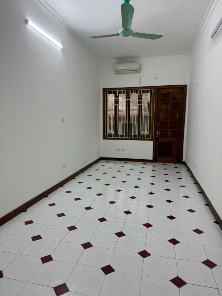 Bán nhà Chùa Bộc - diện tích 33m2 4 tầng - Ô tô đỗ cửa - giá 11,8 tỷ