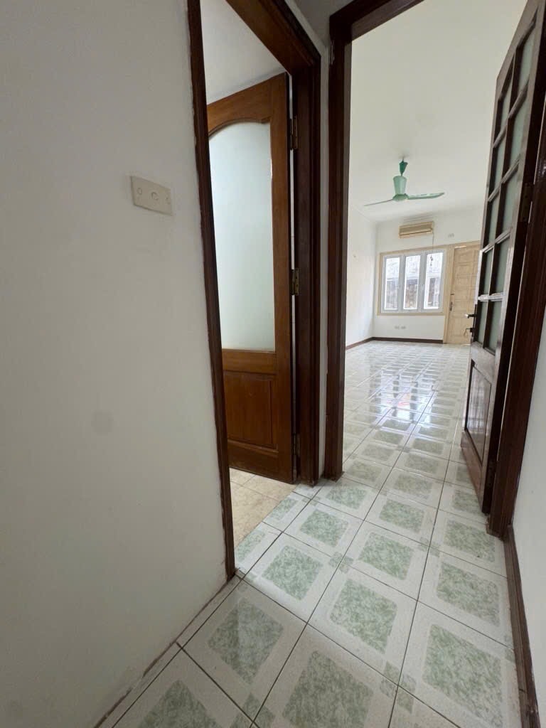 Bán nhà Chùa Bộc - diện tích 33m2 4 tầng - Ô tô đỗ cửa - giá 11,8 tỷ