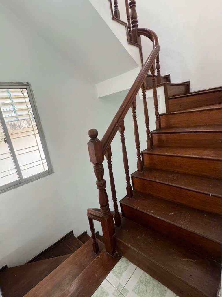 Bán nhà Chùa Bộc - diện tích 33m2 4 tầng - Ô tô đỗ cửa - giá 11,8 tỷ