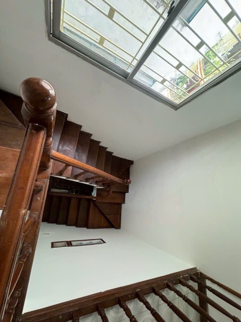 Bán nhà Chùa Bộc - diện tích 33m2 4 tầng - Ô tô đỗ cửa - giá 11,8 tỷ