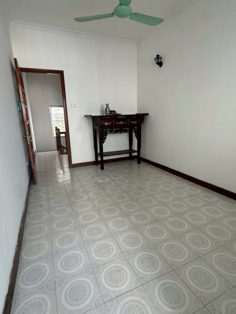 Bán nhà Chùa Bộc - diện tích 33m2 4 tầng - Ô tô đỗ cửa - giá 11,8 tỷ