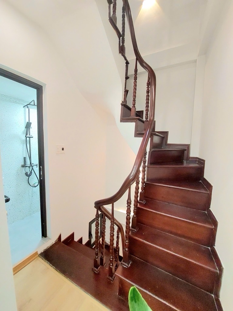 Bán nhà Nguyễn Cao - 21m2 5 tầng - lô góc, ngõ thông, kinh doanh - giá 6,5 tỷ