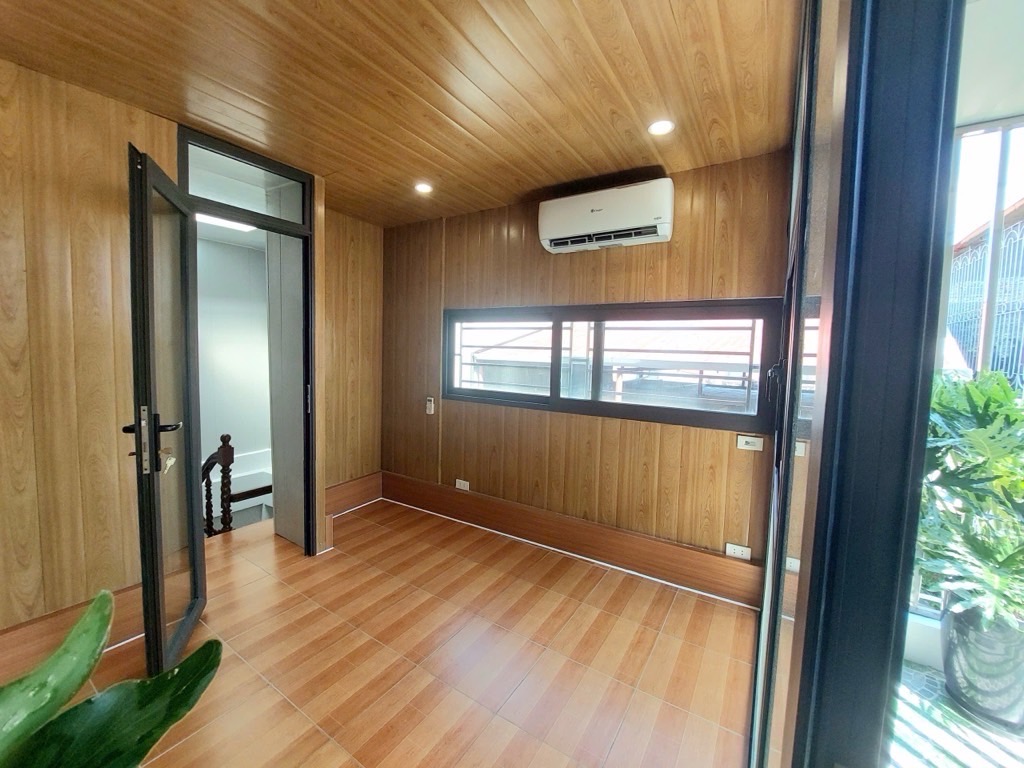 Bán nhà Nguyễn Cao - 21m2 5 tầng - lô góc, ngõ thông, kinh doanh - giá 6,5 tỷ