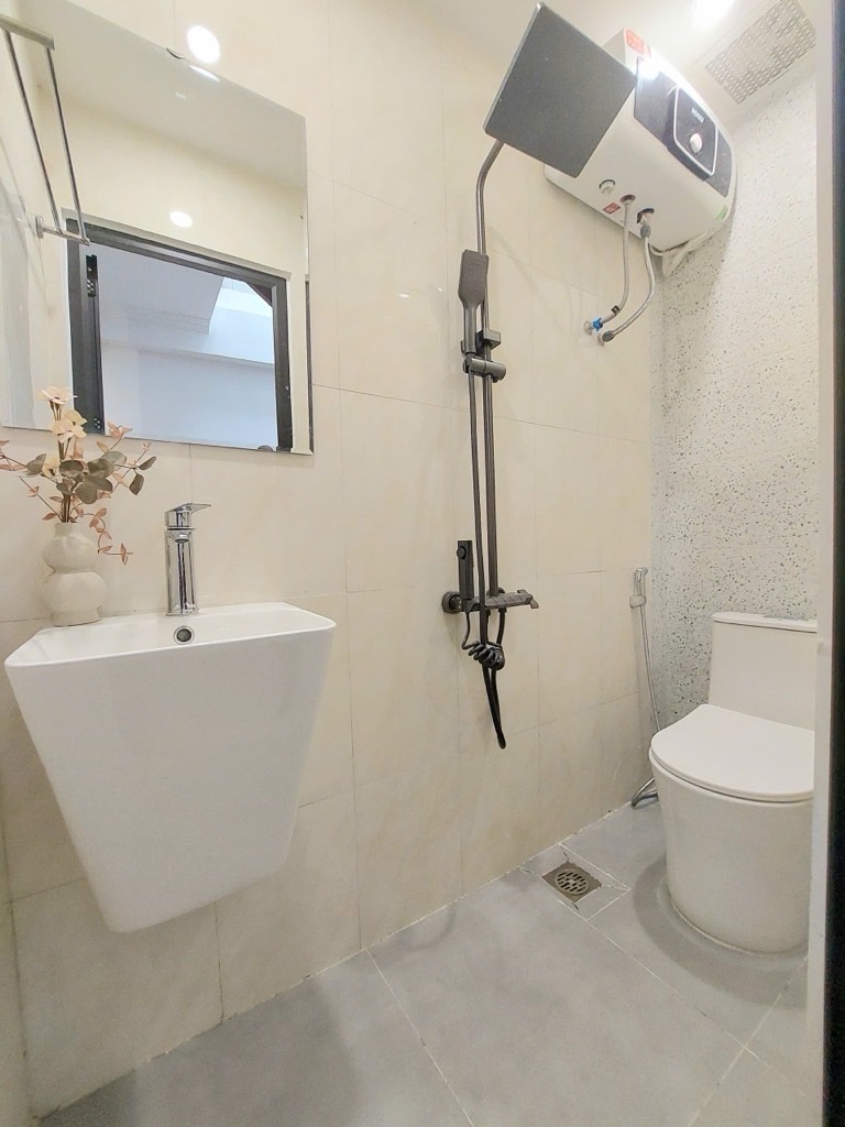 Bán nhà Nguyễn Cao - 21m2 5 tầng - lô góc, ngõ thông, kinh doanh - giá 6,5 tỷ