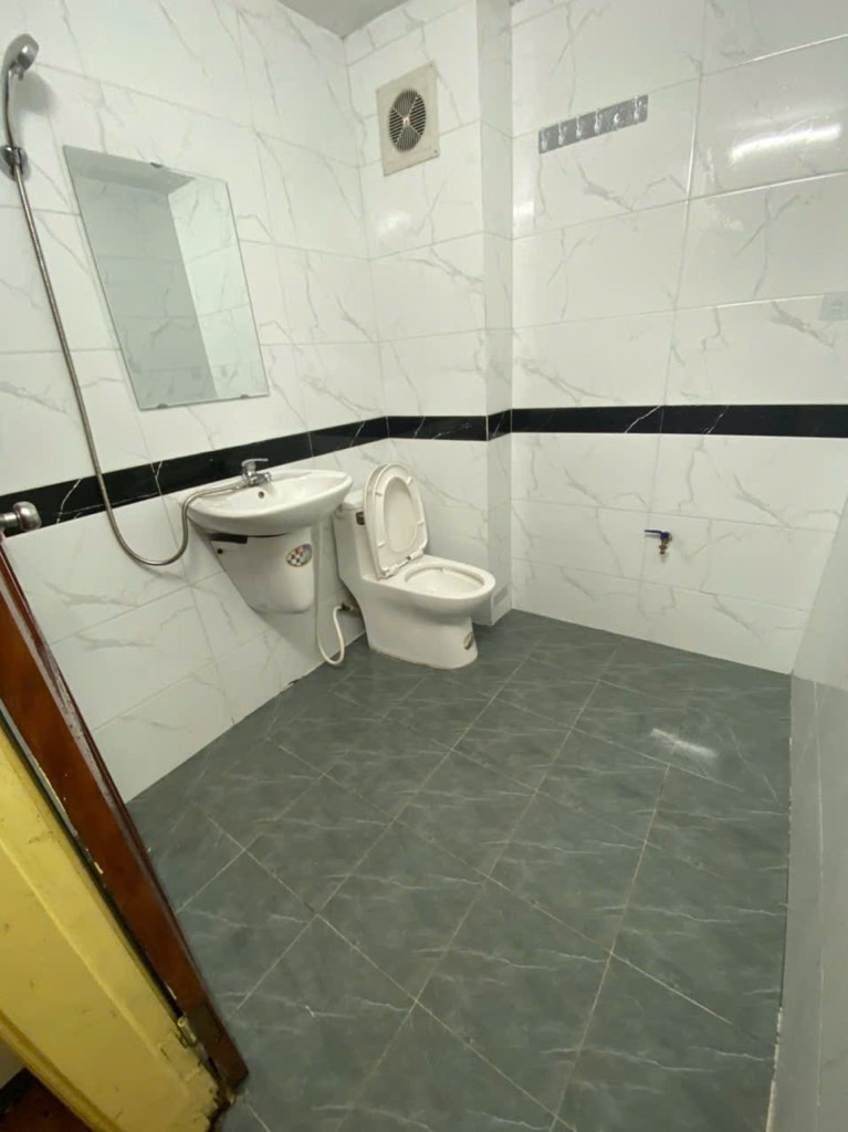 Bán nhà Giải Phóng - diện tích 85m2 5 tầng - Lô góc 3 mặt thoáng - giá 19 tỷ