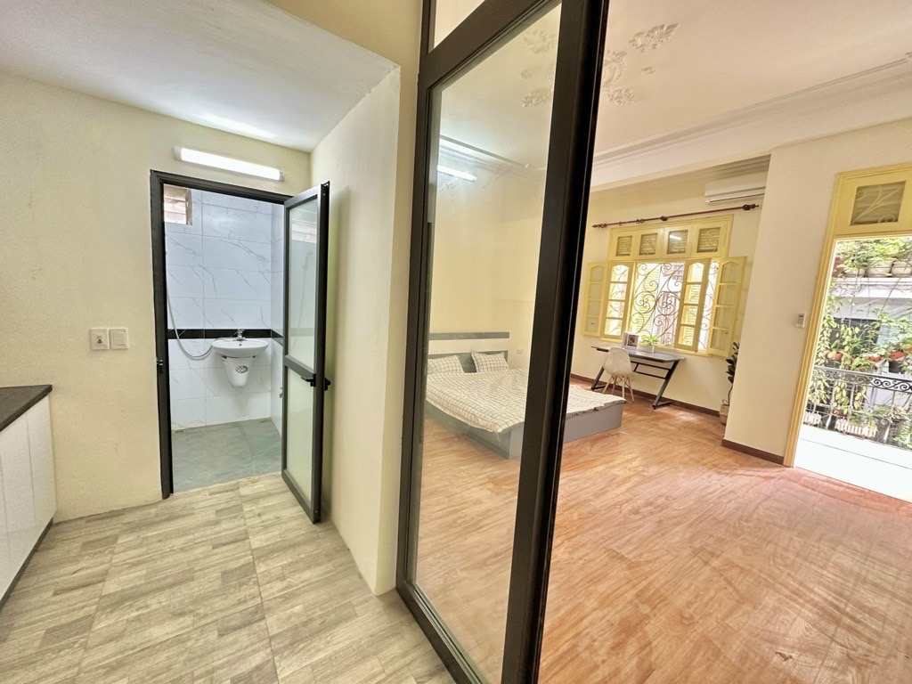 Bán nhà Giải Phóng - diện tích 85m2 5 tầng - Lô góc 3 mặt thoáng - giá 19 tỷ