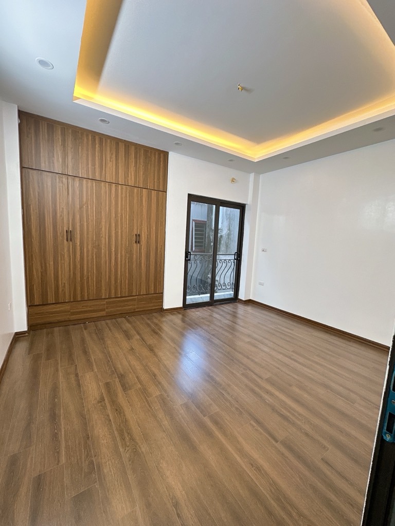 Bán nhà Đê Trần Khát Chân - diện tích 37m2 5 tầng - Nhà mới kính koong, giá 7,2 tỷ