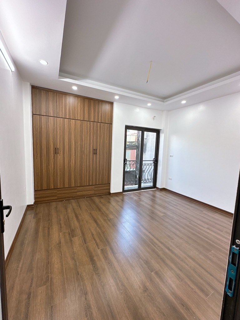 Bán nhà Đê Trần Khát Chân - diện tích 37m2 5 tầng - Nhà mới kính koong, giá 7,2 tỷ