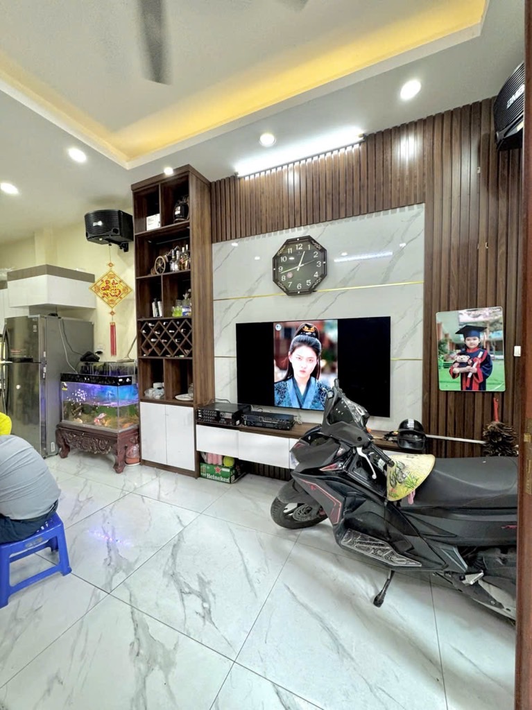 Bán nhà Giáp Nhị - diện tích 50m2 5 tầng - Nhà đẹp hiếm có - giá 8,4 tỷ