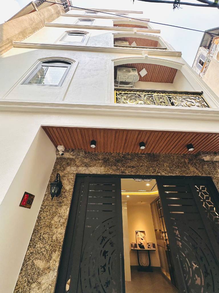 Bán nhà Thịnh Quang - diện tích 40m2 7 tầng - Ô TÔ 30M - NHÀ MỚI COONG - giá 14,9 tỷ