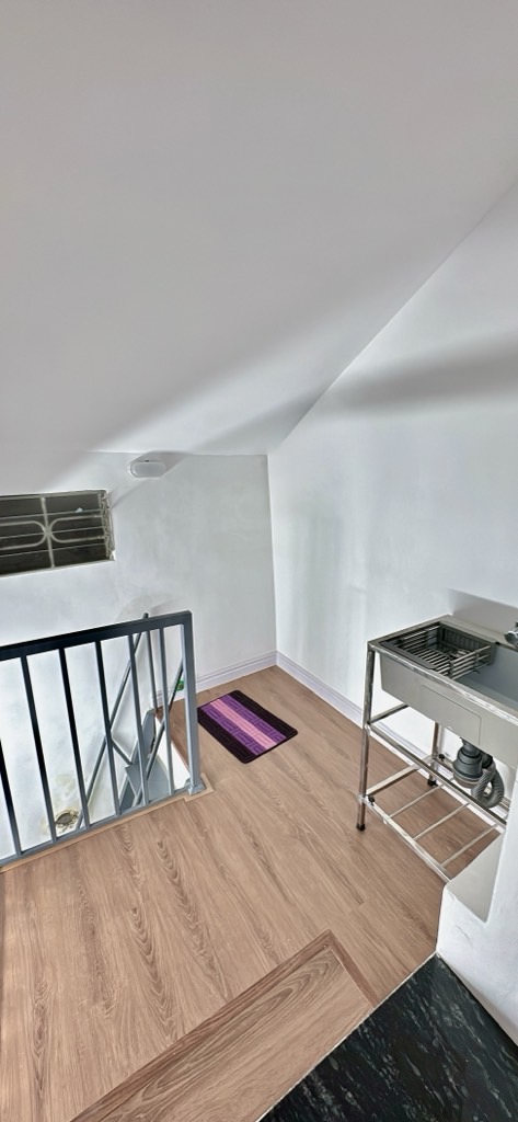 Bán nhà Mai Động - diện tích 45m2 1 tầng - Tập thể mặt phố sầm uất - giá 3 tỷ