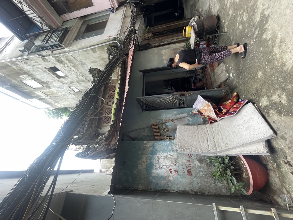 Bán nhà Đê Tô Hoàng - diện tích 30m2 3 tầng - Nhà cũ, cho thuê 10 triệu/tháng - giá 7,7 tỷ