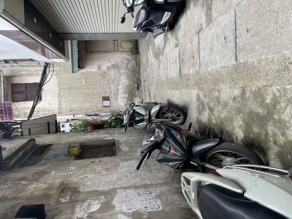 Bán nhà Đê Tô Hoàng - diện tích 30m2 3 tầng - Nhà cũ, cho thuê 10 triệu/tháng - giá 7,7 tỷ