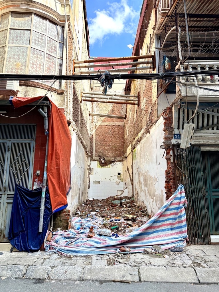 Bán nhà Mạc Thị Bưởi - diện tích 40m2 5 tầng - Mặt phố trung tâm Hai Bà - giá 22 tỷ