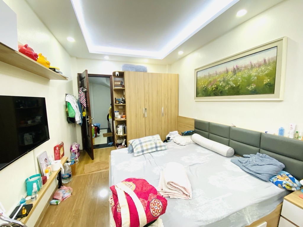 Bán nhà Định Công - diện tích 30.1m2 5 tầng - Nhà dân đẹp như mới - giá 8,5 tỷ