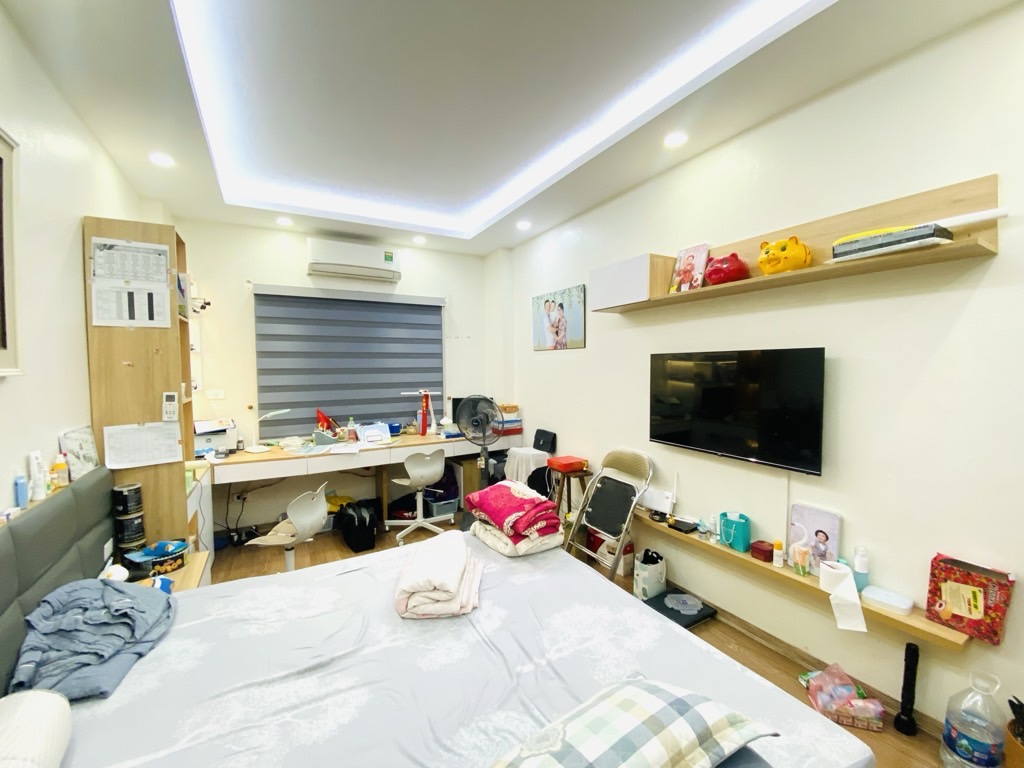 Bán nhà Định Công - diện tích 30.1m2 5 tầng - Nhà dân đẹp như mới - giá 8,5 tỷ