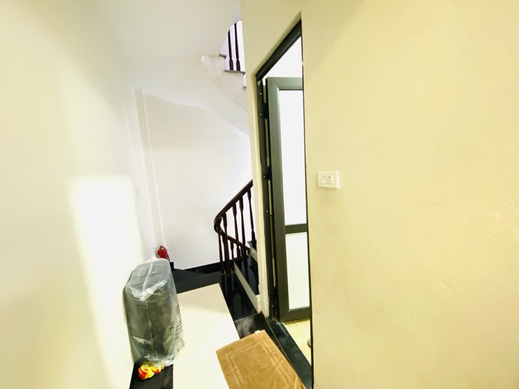 Bán nhà Định Công - diện tích 30.1m2 5 tầng - Nhà dân đẹp như mới - giá 8,5 tỷ