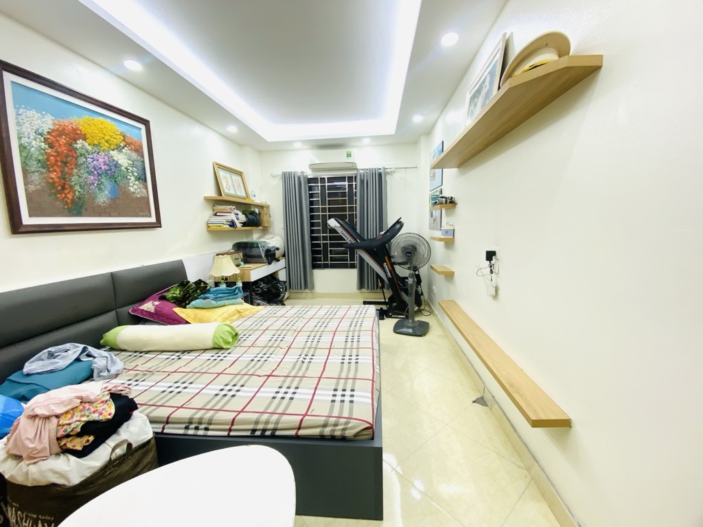 Bán nhà Định Công - diện tích 30.1m2 5 tầng - Nhà dân đẹp như mới - giá 8,5 tỷ