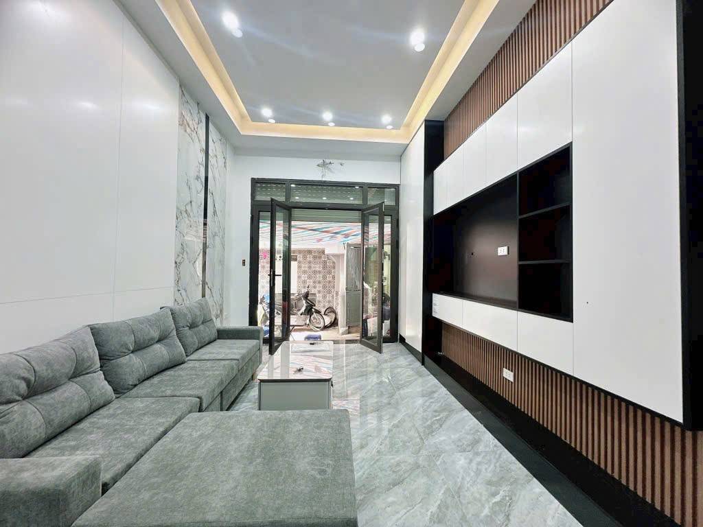 Bán nhà ngõ 357 Bạch Mai - 39m2 4 tầng - full nội thất - ngõ thông - giá 8,2 tỷ