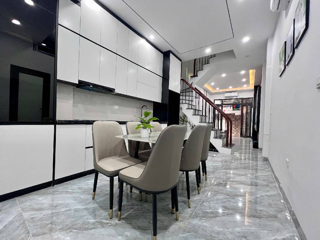 Bán nhà ngõ 357 Bạch Mai - 39m2 4 tầng - full nội thất - ngõ thông - giá 8,2 tỷ