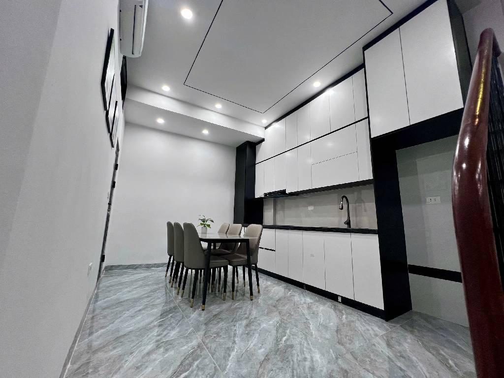 Bán nhà ngõ 357 Bạch Mai - 39m2 4 tầng - full nội thất - ngõ thông - giá 8,2 tỷ