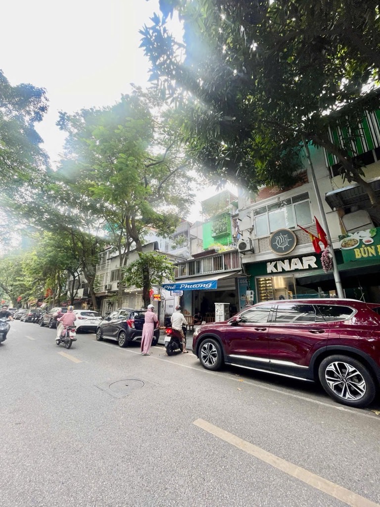 Bán nhà Hàng chuối - diện tích 15,3m2 4 tầng - Mặt phố hiếm nhà bán - giá 19,85 tỷ