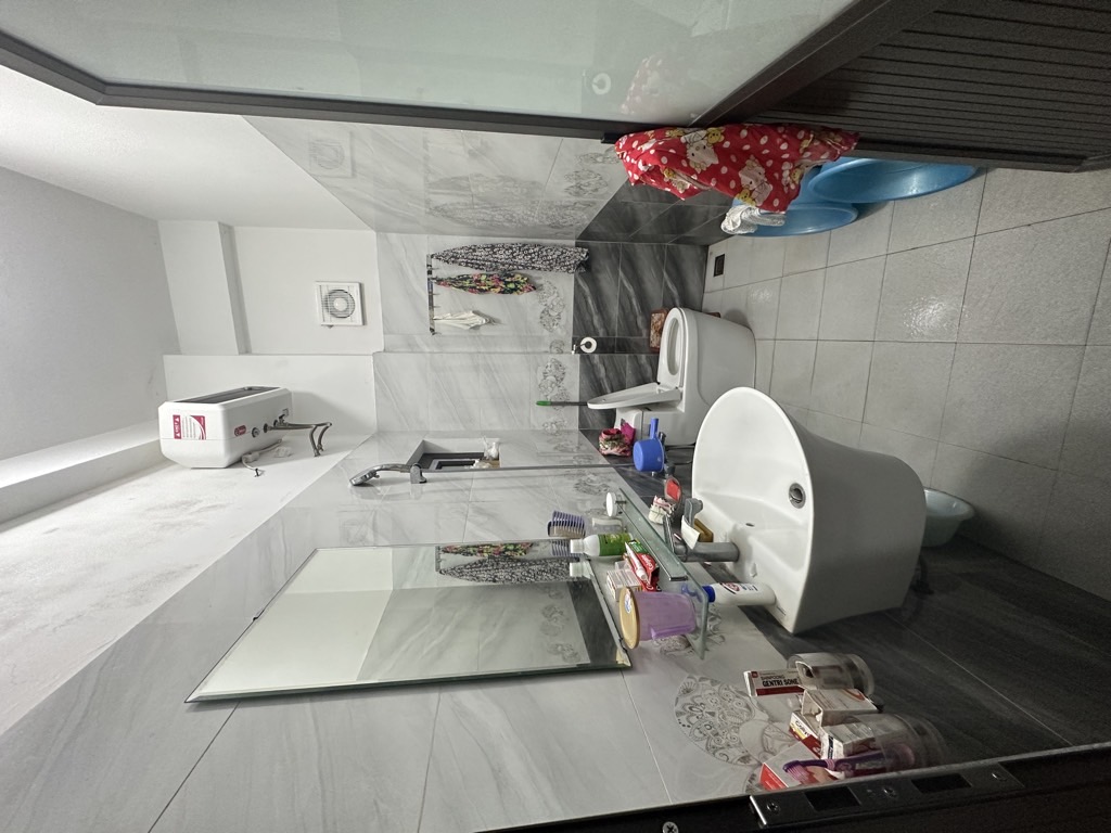 Bán nhà Vĩnh Hưng - diện tích 60m2 3 tầng - ô tô nhỏ lùi đít đỗ gần cửa - giá 12,6 tỷ