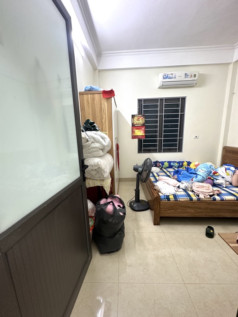 Bán nhà Vĩnh Hưng - diện tích 60m2 3 tầng - ô tô nhỏ lùi đít đỗ gần cửa - giá 12,6 tỷ