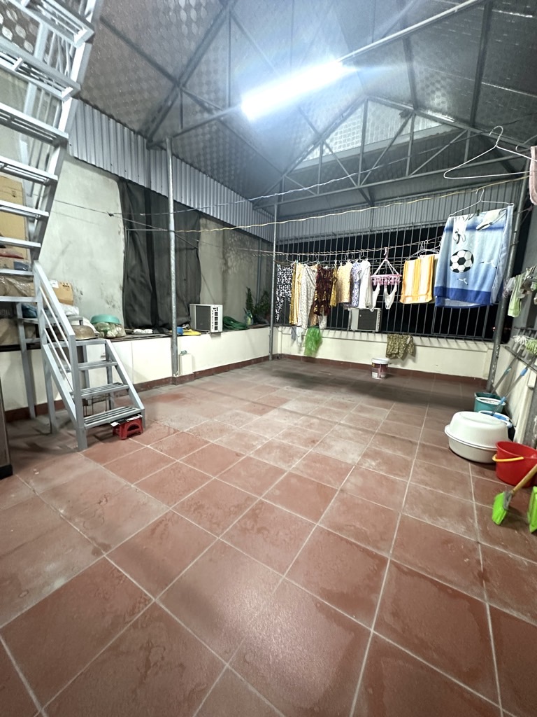 Bán nhà Vĩnh Hưng - diện tích 60m2 3 tầng - ô tô nhỏ lùi đít đỗ gần cửa - giá 12,6 tỷ