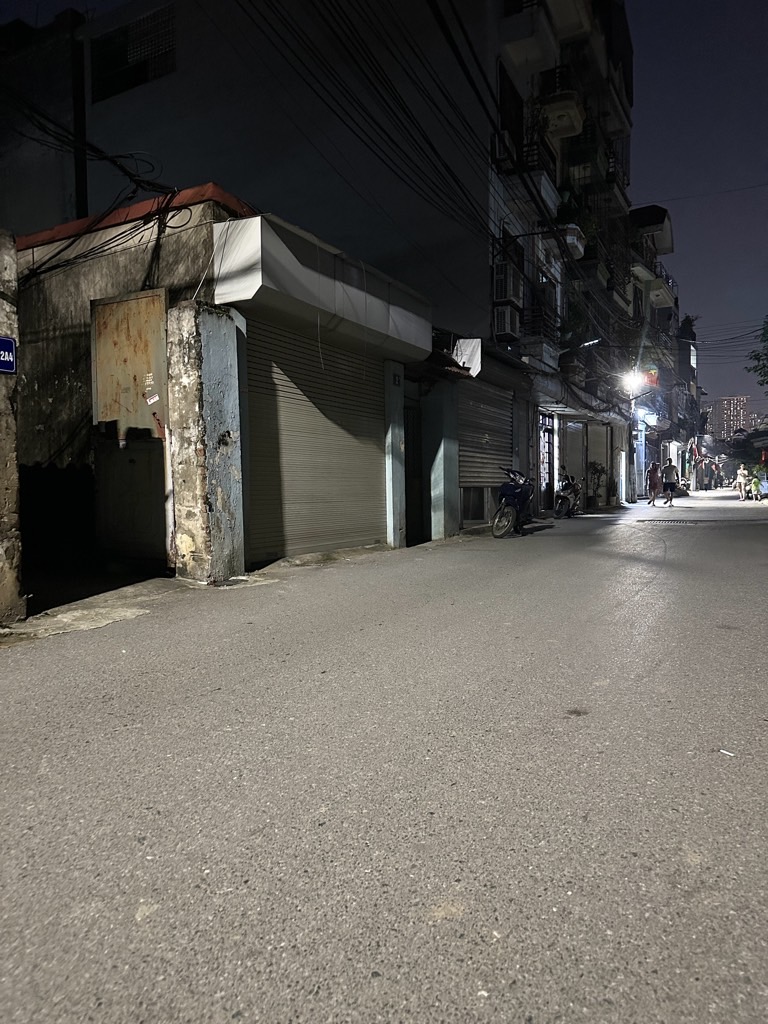 Bán nhà Vĩnh Hưng - diện tích 60m2 3 tầng - ô tô nhỏ lùi đít đỗ gần cửa - giá 12,6 tỷ