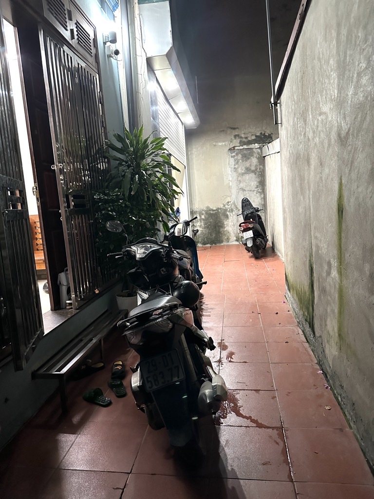 Bán nhà Vĩnh Hưng - diện tích 60m2 3 tầng - ô tô nhỏ lùi đít đỗ gần cửa - giá 12,6 tỷ